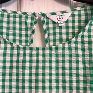 Crown & Ivy Green Blouse with Elegant Design